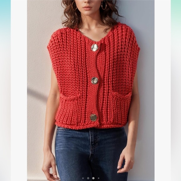 NWOT Chunky Knit Crop Sweater Vest - Picture 3 of 8